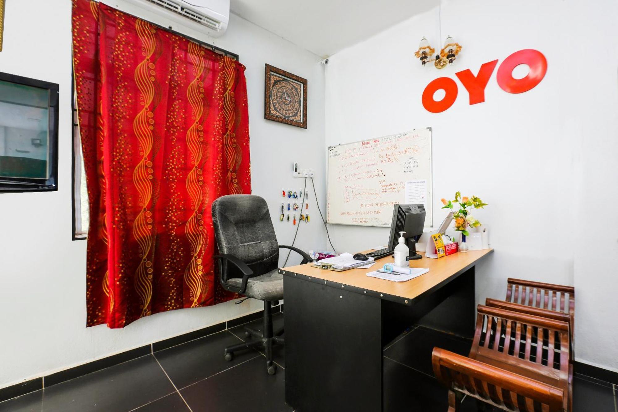 Oyo89933努恩酒店 Jeli 外观 照片