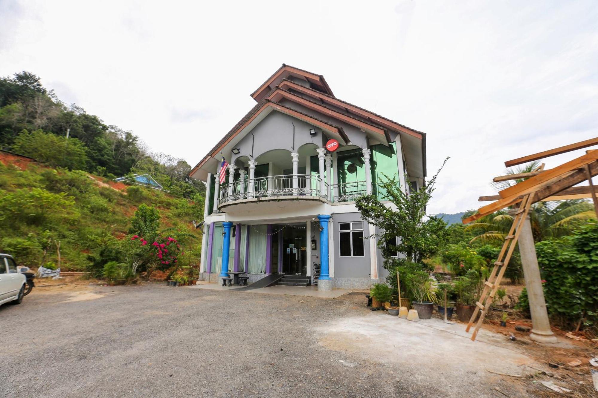 Oyo89933努恩酒店 Jeli 外观 照片